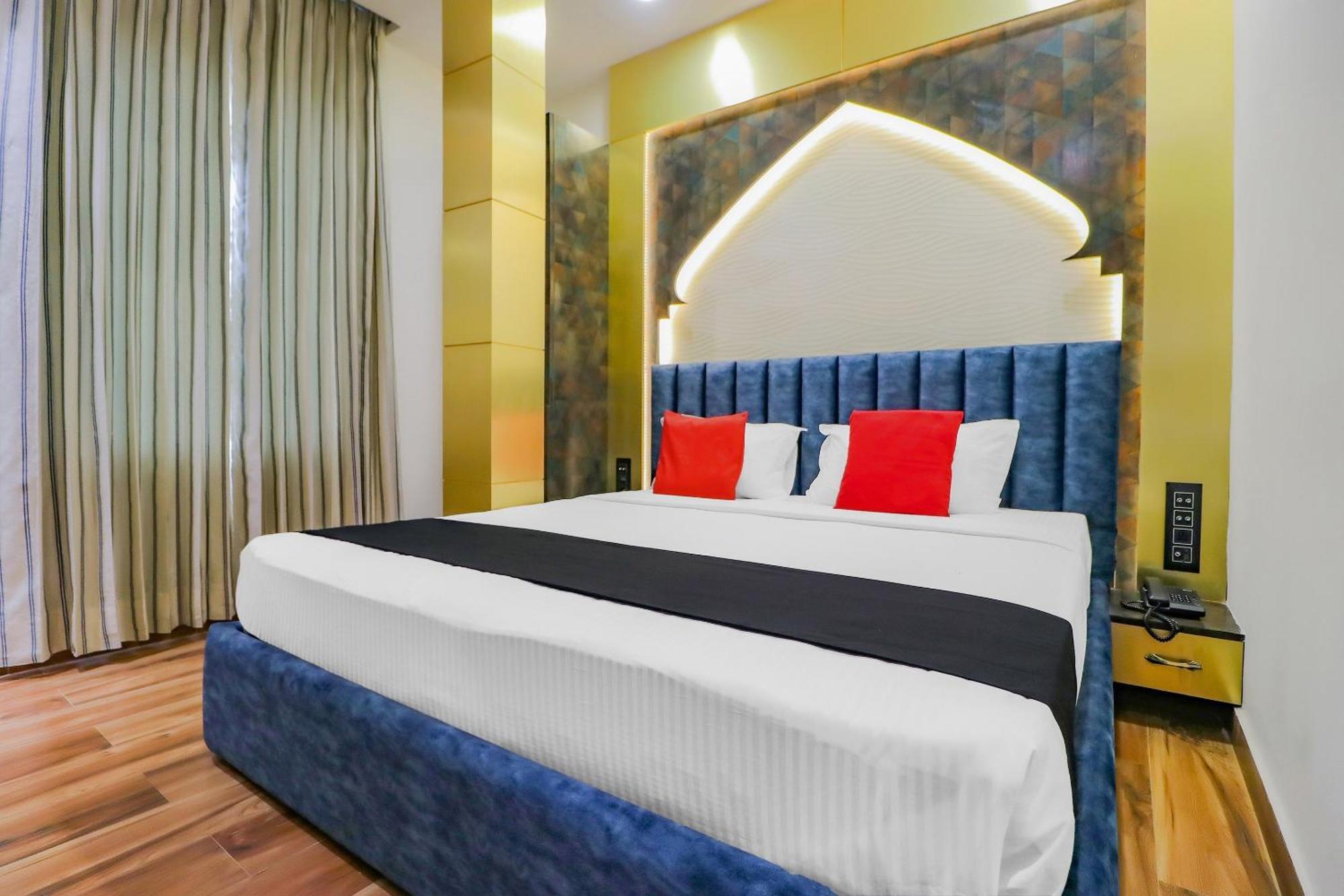 Capital O Western Galaxy Amritsar Exterior photo
