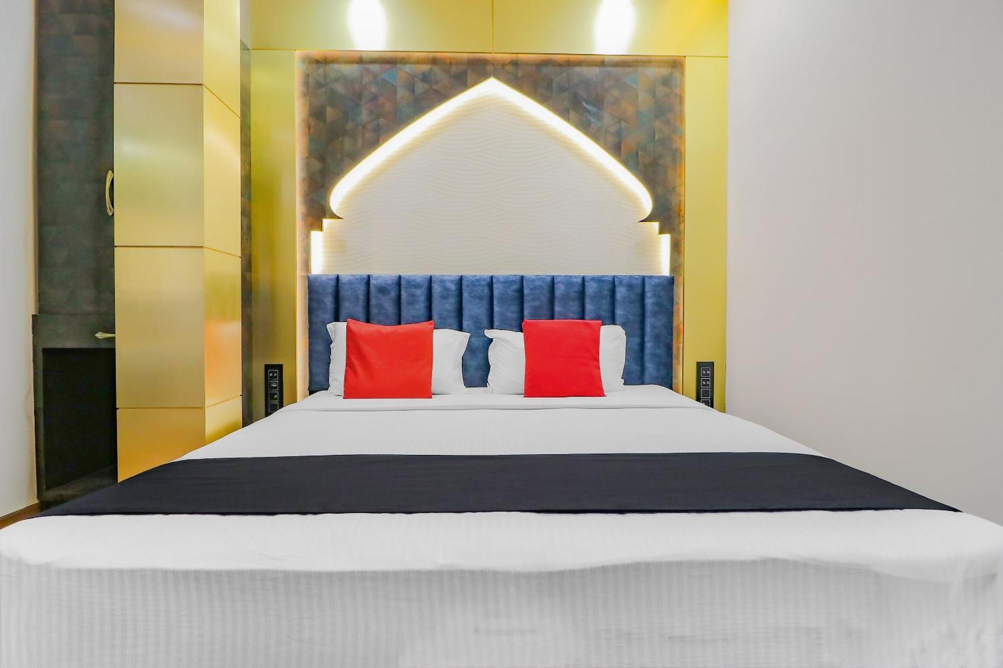 Capital O Western Galaxy Amritsar Exterior photo